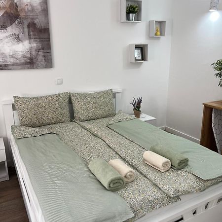 Guest House Lila Sombor Exterior photo