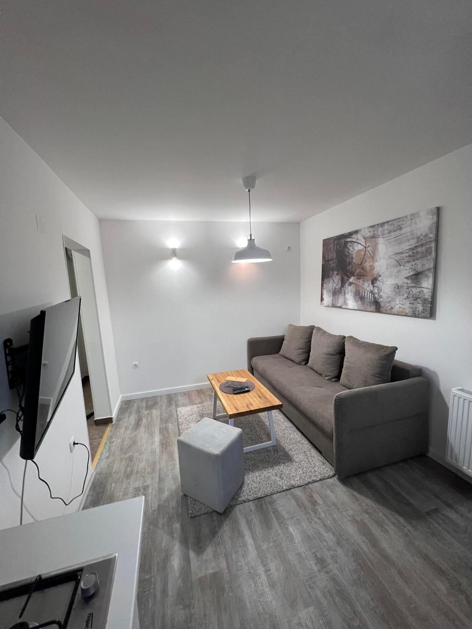 Guest House Lila Sombor Exterior photo