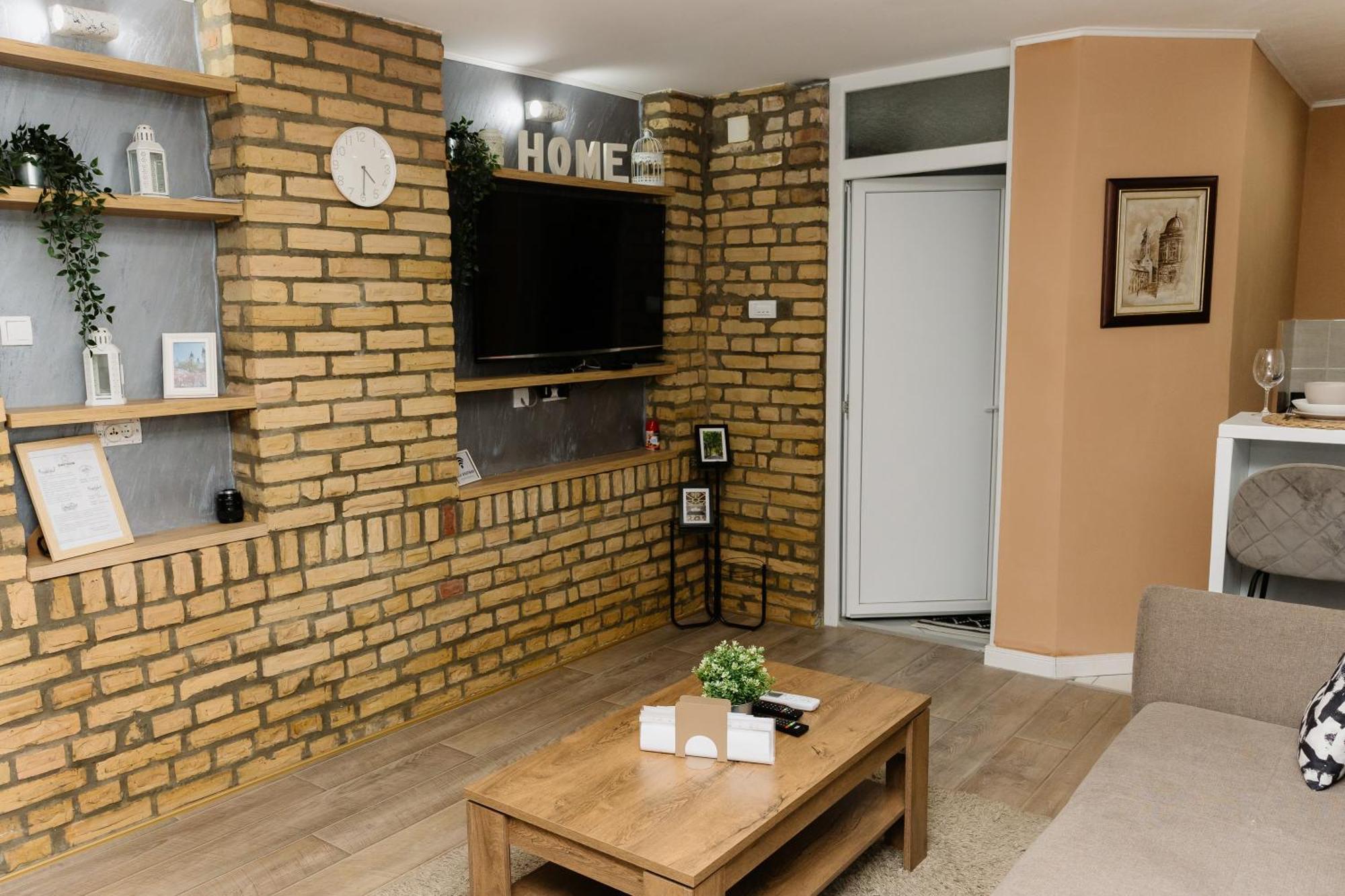 Guest House Lila Sombor Exterior photo